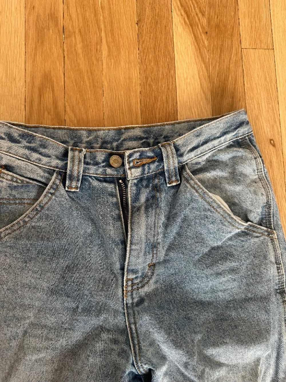 Brandy Melville, light blue carpenter jeans